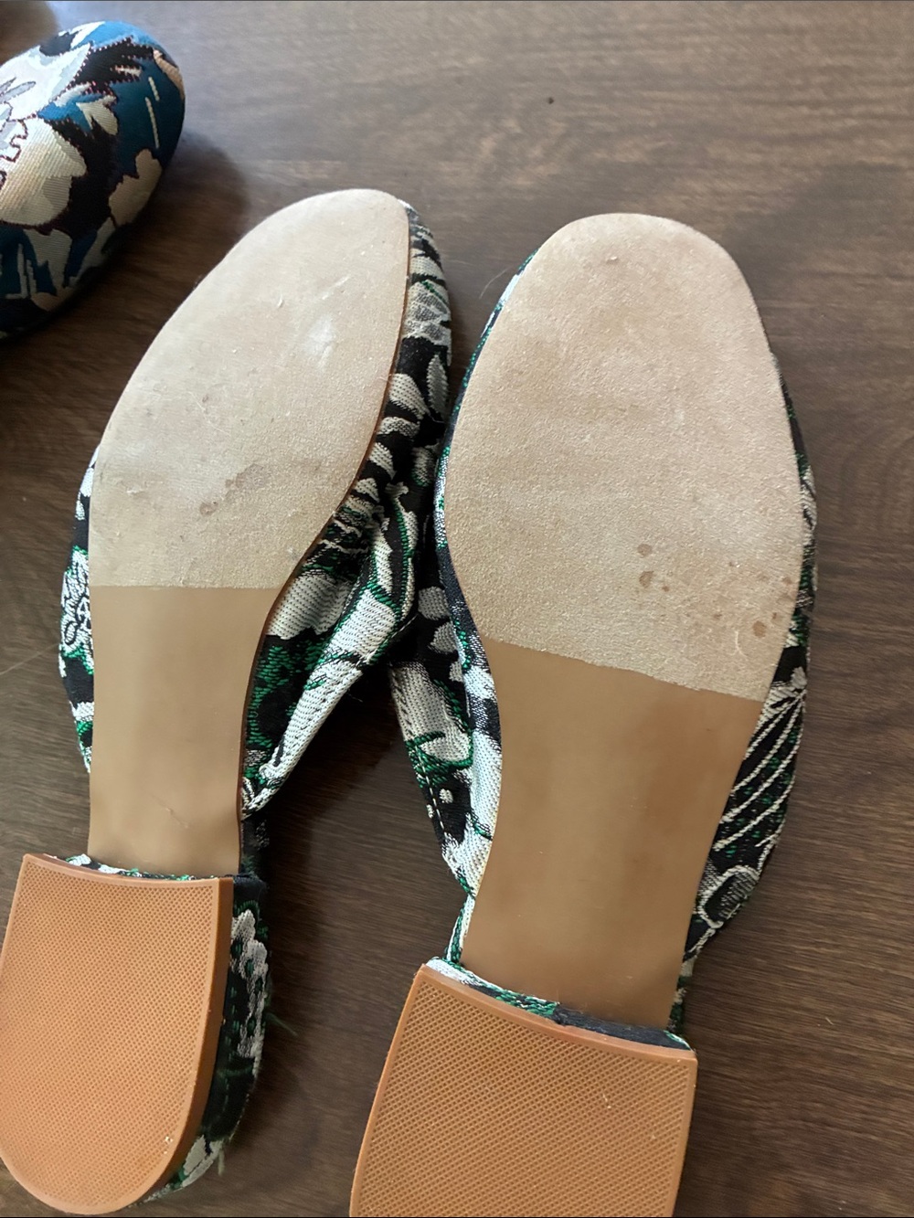 Steve Madden jacquard Black, White & Green Floral Bit Mules - Picture 3 of 3